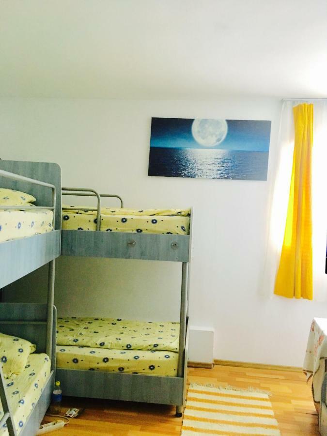 Rolling Stone Hostel Brașov Exterior foto