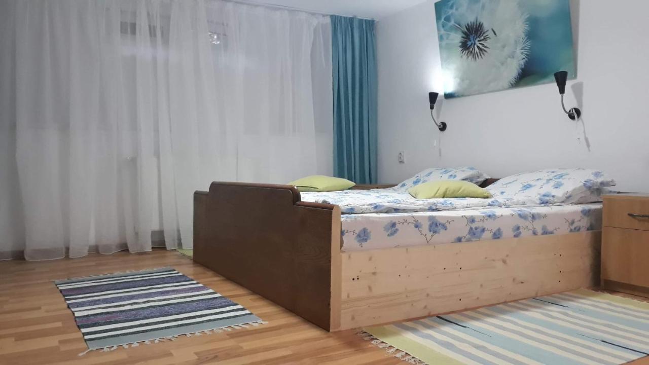 Rolling Stone Hostel Brașov Exterior foto